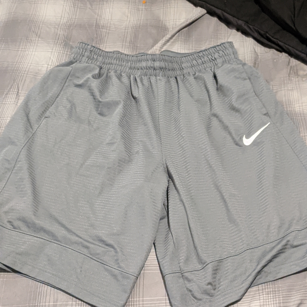 NIKE Men's Layup 2 Shorts